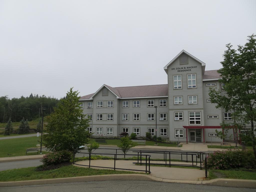 Unb Saint John Summer Hotel Exteriér fotografie